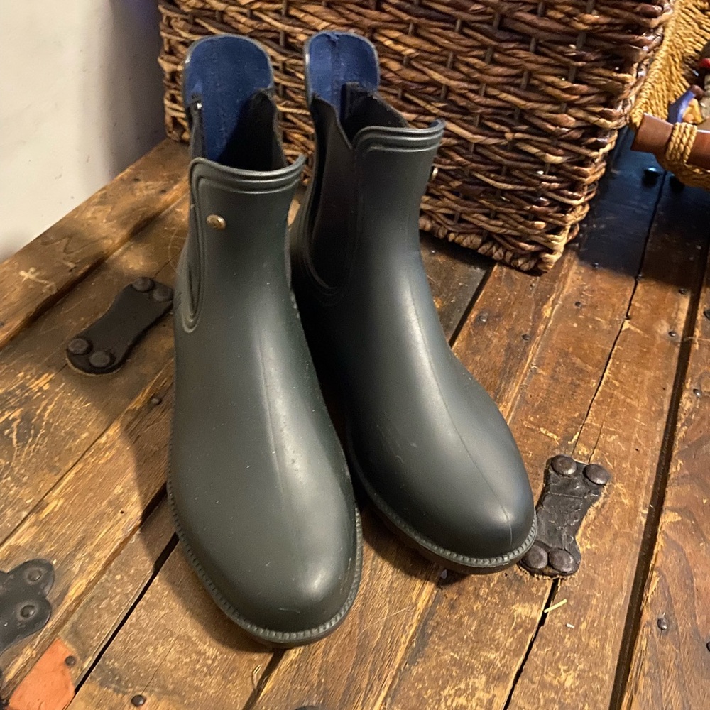 ULAN, Rain, Booties